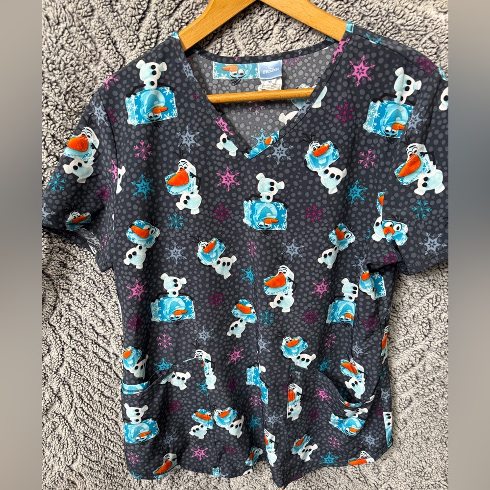 Disney Frozen Gray and Blue Scrub Top size Medium NWOT